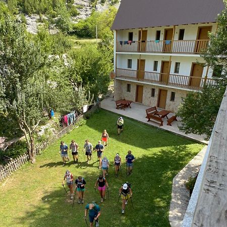 Bujtina Zici Ξενοδοχείο Theth Εξωτερικό φωτογραφία