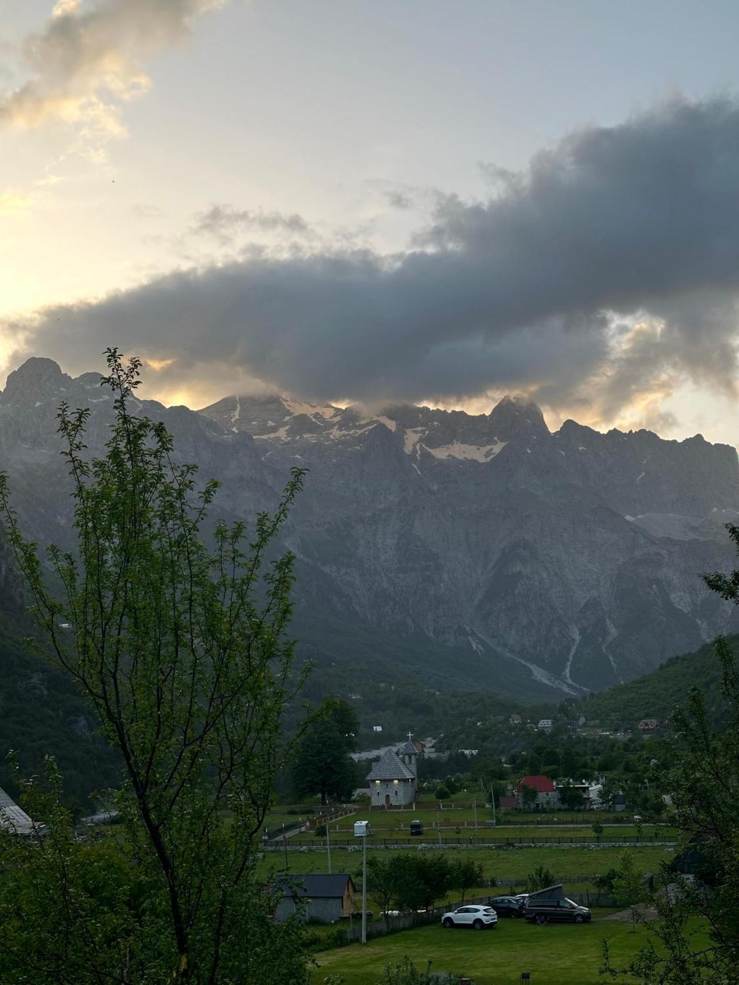 Bujtina Zici Ξενοδοχείο Theth Εξωτερικό φωτογραφία